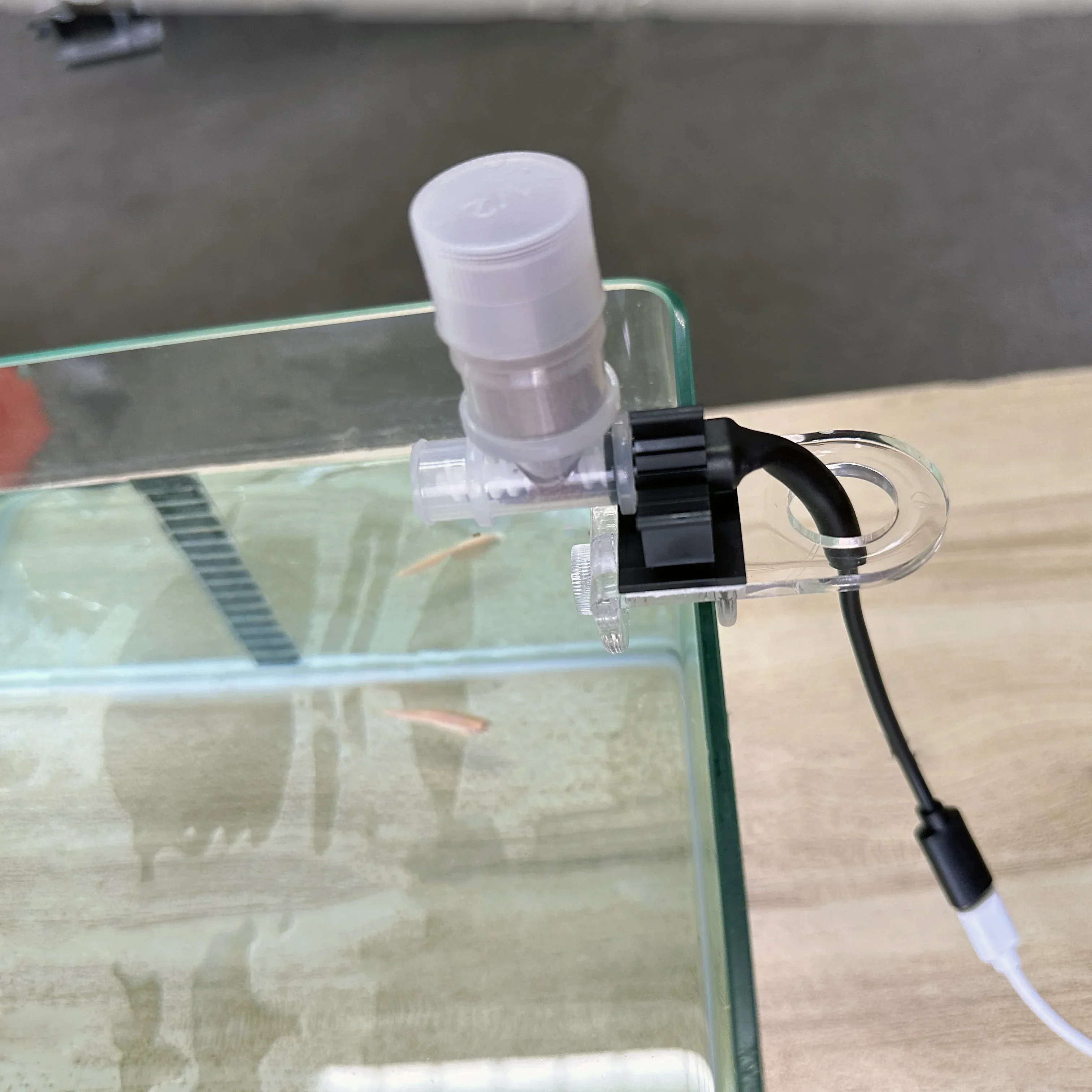 Najlepszy automatyczny podajni – Aquarium Fish Feeder Automatic recenzja i cena